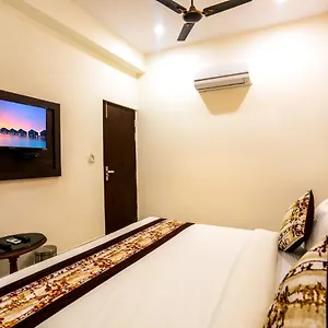 Hotel Kamla Palace - Near By Taj Mahal